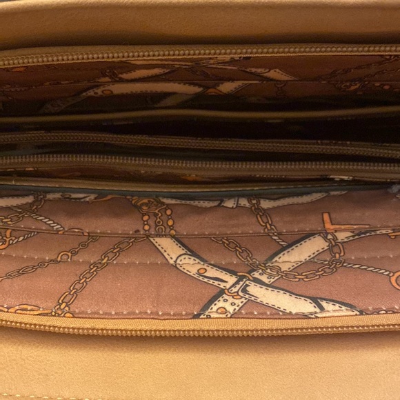 Woman’s purse Tan (brand new)🔥 - Picture 4 of 5